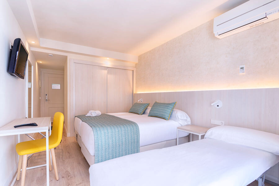 Habitación doble 2 Adultos 1 niño Hotel Palmasol